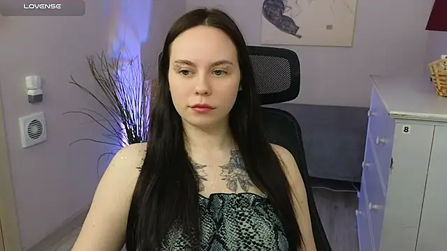 Snapshot of Alice_Moondark chatting on September 22, 2025, 8:15 pm Alice Moondark online show from September 22, 2025, 8:15 pm