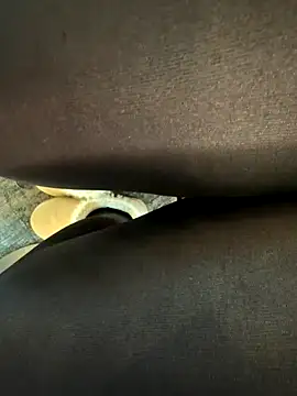 HiddenHoneyLDN online show from October 4, 2025, 9:00 am