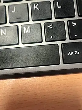 HiddenHoneyLDN online show from November 26, 2025, 10:15 am