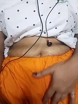 Snapshot of Maria_Mahi chatting on October 8, 2025, 9:33 am Maria Mahi online show from October 8, 2025, 9:33 am