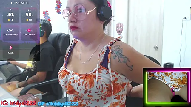 leidydi223 online show from September 9, 2025, 1:42 pm