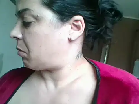 Snapshot of ITALIANASISIXX chatting on May 5, 2026, 1:14 pm ITALIANASISIXX online show from May 5, 2026, 1:14 pm