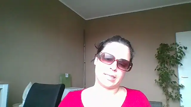 ITALIANASISIXX online show from February 19, 2026, 1:30 pm