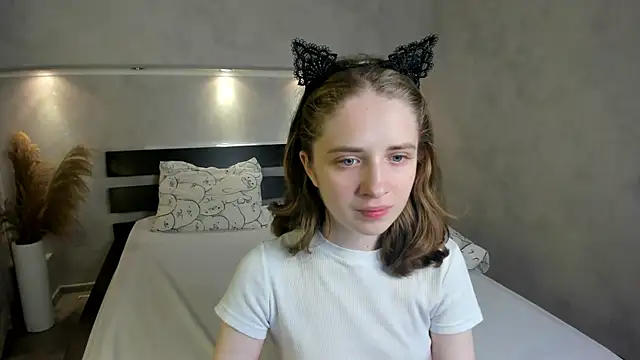 Snapshot of Camilla_Kelly chatting on October 6, 2025, 1:07 am Camilla Kelly online show from October 6, 2025, 1:07 am