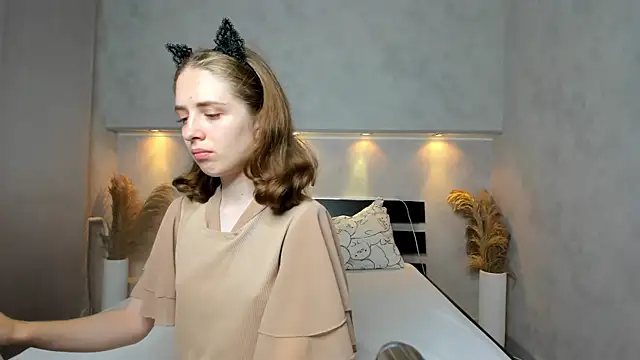 Snapshot of Camilla_Kelly chatting on September 12, 2025, 12:11 am Camilla Kelly online show from September 12, 2025, 12:11 am