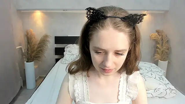 Snapshot of Camilla_Kelly chatting on October 16, 2025, 1:14 am Camilla Kelly online show from October 16, 2025, 1:14 am