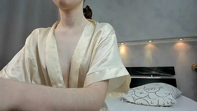 Snapshot of Camilla_Kelly chatting on November 1, 2025, 1:12 am Camilla Kelly online show from November 1, 2025, 1:12 am