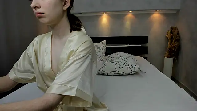 Snapshot of Camilla_Kelly chatting on November 8, 2025, 12:58 am Camilla Kelly online show from November 8, 2025, 12:58 am