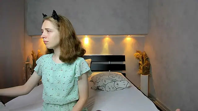 Snapshot of Camilla_Kelly chatting on September 26, 2025, 12:17 am Camilla Kelly online show from September 26, 2025, 12:17 am