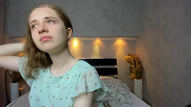 Snapshot of Camilla_Kelly chatting on September 25, 2025, 12:38 am Camilla Kelly online show from September 25, 2025, 12:38 am