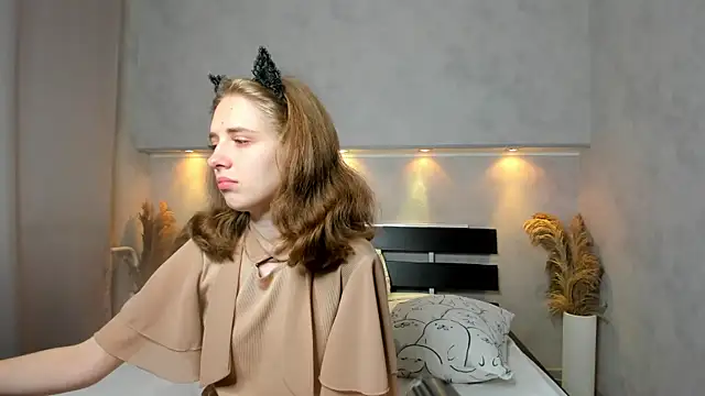 Snapshot of Camilla_Kelly chatting on September 15, 2025, 12:22 am Camilla Kelly online show from September 15, 2025, 12:22 am