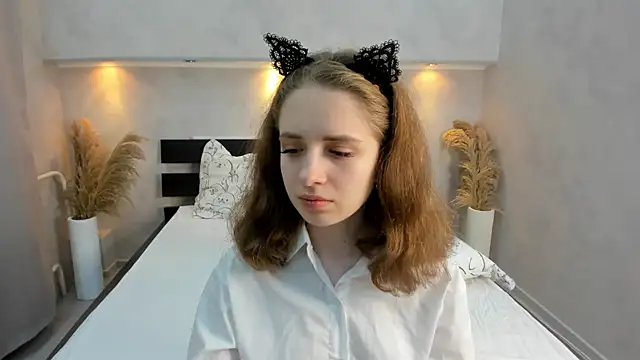 Snapshot of Camilla_Kelly chatting on October 12, 2025, 1:18 am Camilla Kelly online show from October 12, 2025, 1:18 am