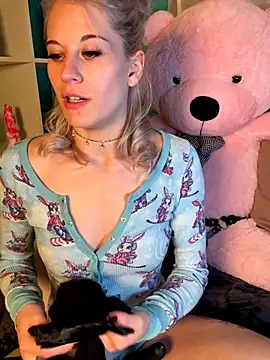 TheRealJessyLey online show from November 7, 2025, 8:13 pm