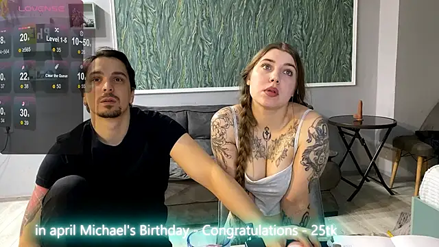Snapshot of VelvetMiley chatting on April 19, 2026, 6:10 pm VelvetMiley online show from April 19, 2026, 6:10 pm