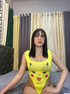Snapshot of UrDreamAngel4u chatting on March 23, 2026, 5:02 pm UrDreamAngel4u online show from March 23, 2026, 5:02 pm