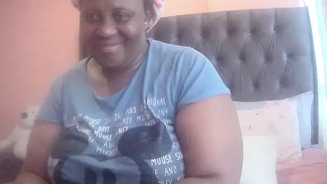 Snapshot of HUGEASSXXXXX chatting on March 17, 2026, 5:10 am HUGEASSXXXXX online show from March 17, 2026, 5:10 am