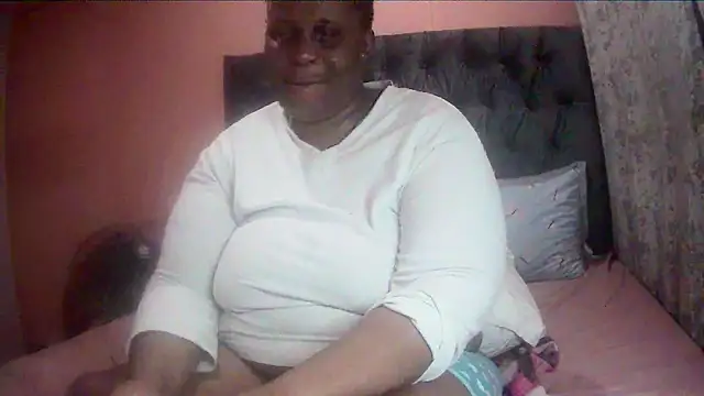 Snapshot of HUGEASSXXXXX chatting on March 15, 2026, 6:37 pm HUGEASSXXXXX online show from March 15, 2026, 6:37 pm