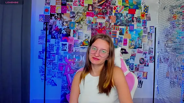 Snapshot of Maryyy_May chatting on October 7, 2025, 6:42 pm Maryyy May online show from October 7, 2025, 6:42 pm