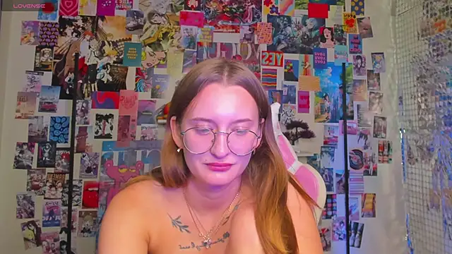 Snapshot of Maryyy_May chatting on October 13, 2025, 5:47 pm Maryyy May online show from October 13, 2025, 5:47 pm