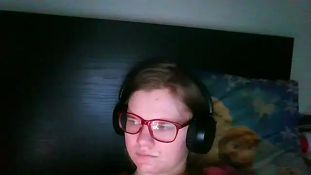 Moonolighta online show from November 8, 2025, 1:25 pm