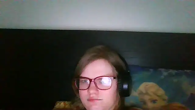 Moonolighta online show from September 24, 2025, 8:21 am