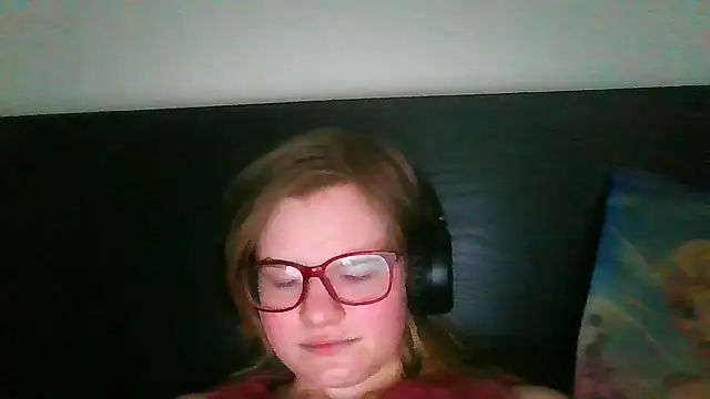 Moonolighta online show from September 25, 2025, 12:11 pm