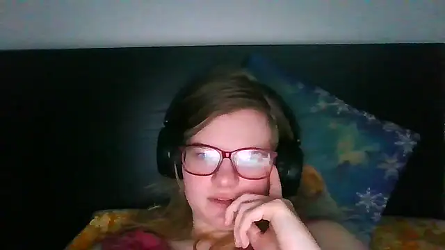 Moonolighta online show from September 22, 2025, 6:41 am