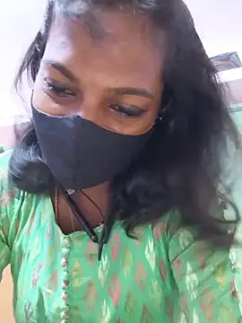 Snapshot of Honey_rosetamil chatting on May 15, 2026, 2:42 am Honey rosetamil online show from May 15, 2026, 2:42 am