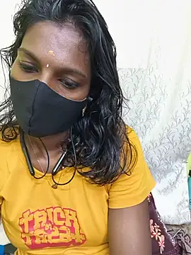 Snapshot of Honey_rosetamil chatting on May 28, 2026, 5:37 am Honey rosetamil online show from May 28, 2026, 5:37 am