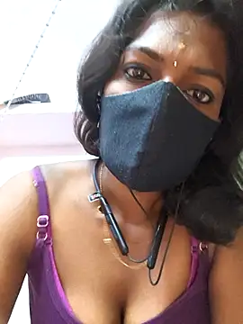 Snapshot of Honey_rosetamil chatting on May 7, 2026, 1:21 am Honey rosetamil online show from May 7, 2026, 1:21 am