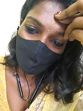 Snapshot of Honey_rosetamil chatting on May 9, 2026, 4:27 am Honey rosetamil online show from May 9, 2026, 4:27 am