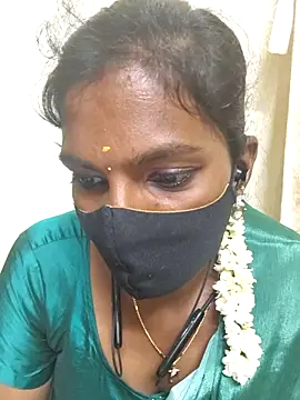 Snapshot of Honey_rosetamil chatting on April 16, 2026, 6:30 pm Honey rosetamil online show from April 16, 2026, 6:30 pm