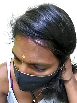 Snapshot of Honey_rosetamil chatting on April 15, 2026, 6:01 pm Honey rosetamil online show from April 15, 2026, 6:01 pm