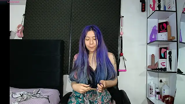 Snapshot of karlamoon23 chatting on March 16, 2026, 8:33 pm karlamoon23 online show from March 16, 2026, 8:33 pm