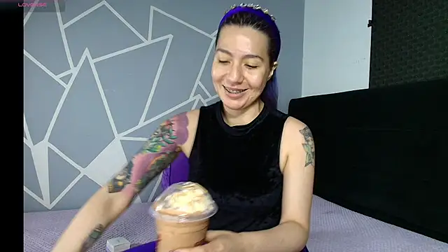 Snapshot of karlamoon23 chatting on March 12, 2026, 10:03 pm karlamoon23 online show from March 12, 2026, 10:03 pm