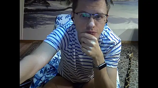 Snapshot of BehindBlueEyesss chatting on October 30, 2025, 9:33 pm BehindBlueEyesss online show from October 30, 2025, 9:33 pm