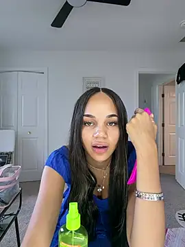 Snapshot of princessplayroom chatting on June 19, 2026, 11:31 pm princessplayroom online show from June 19, 2026, 11:31 pm