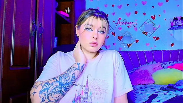 Snapshot of Anny_Hurtado chatting on December 16, 2025, 6:28 am Anny Hurtado online show from December 16, 2025, 6:28 am