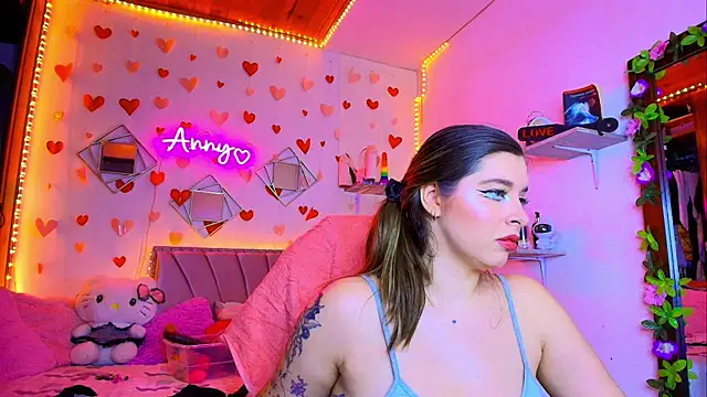 Snapshot of Anny_Hurtado chatting on September 21, 2025, 8:08 am Anny Hurtado online show from September 21, 2025, 8:08 am