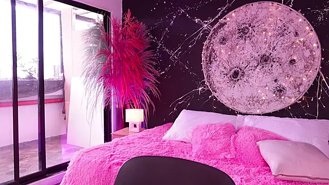 ShaniaDaniels online show from December 17, 2025, 7:52 pm