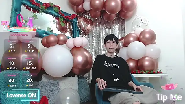 Snapshot of LiamBrown09 chatting on February 17, 2026, 7:44 pm LiamBrown09 online show from February 17, 2026, 7:44 pm