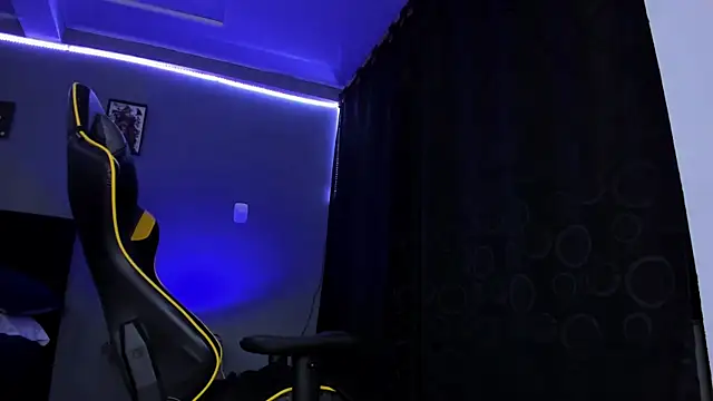 Snapshot of alexgiraldo__ chatting on September 14, 2025, 10:26 am alexgiraldo online show from September 14, 2025, 10:26 am