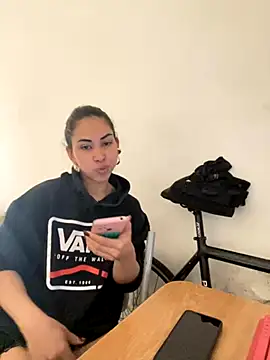 Snapshot of jessens144 chatting on September 10, 2025, 3:33 pm jessens144 online show from September 10, 2025, 3:33 pm