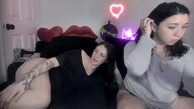 Snapshot of torithequeen chatting on February 11, 2026, 2:44 am torithequeen online show from February 11, 2026, 2:44 am