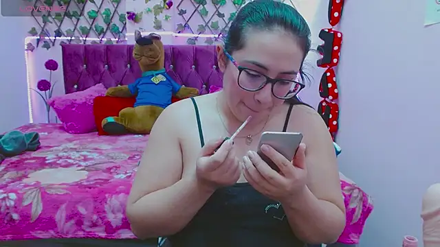 Estrella  sex online show from September 17, 2025, 8:44 pm