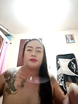 Snapshot of EmmaKantutera chatting on January 10, 2026, 12:11 pm EmmaKantutera online show from January 10, 2026, 12:11 pm