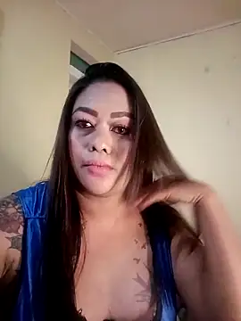 Snapshot of EmmaKantutera chatting on November 4, 2025, 5:28 pm EmmaKantutera online show from November 4, 2025, 5:28 pm