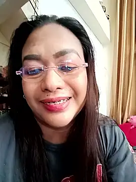 Snapshot of EmmaKantutera chatting on January 13, 2026, 2:37 am EmmaKantutera online show from January 13, 2026, 2:37 am