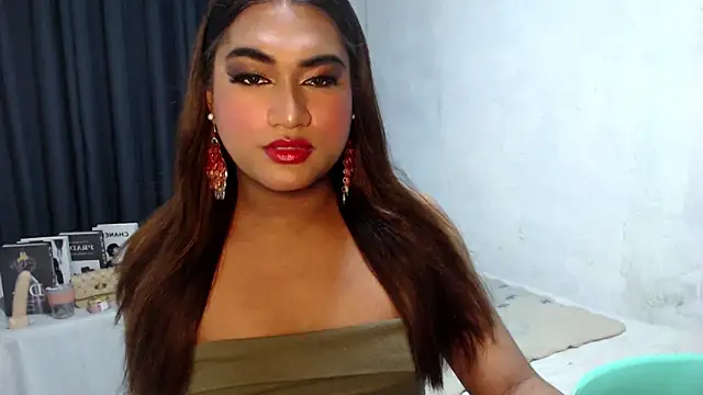 LastyLuna online show from December 3, 2025, 3:18 am