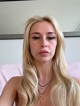 bonniemarieexo online show from May 19, 2026, 9:49 am